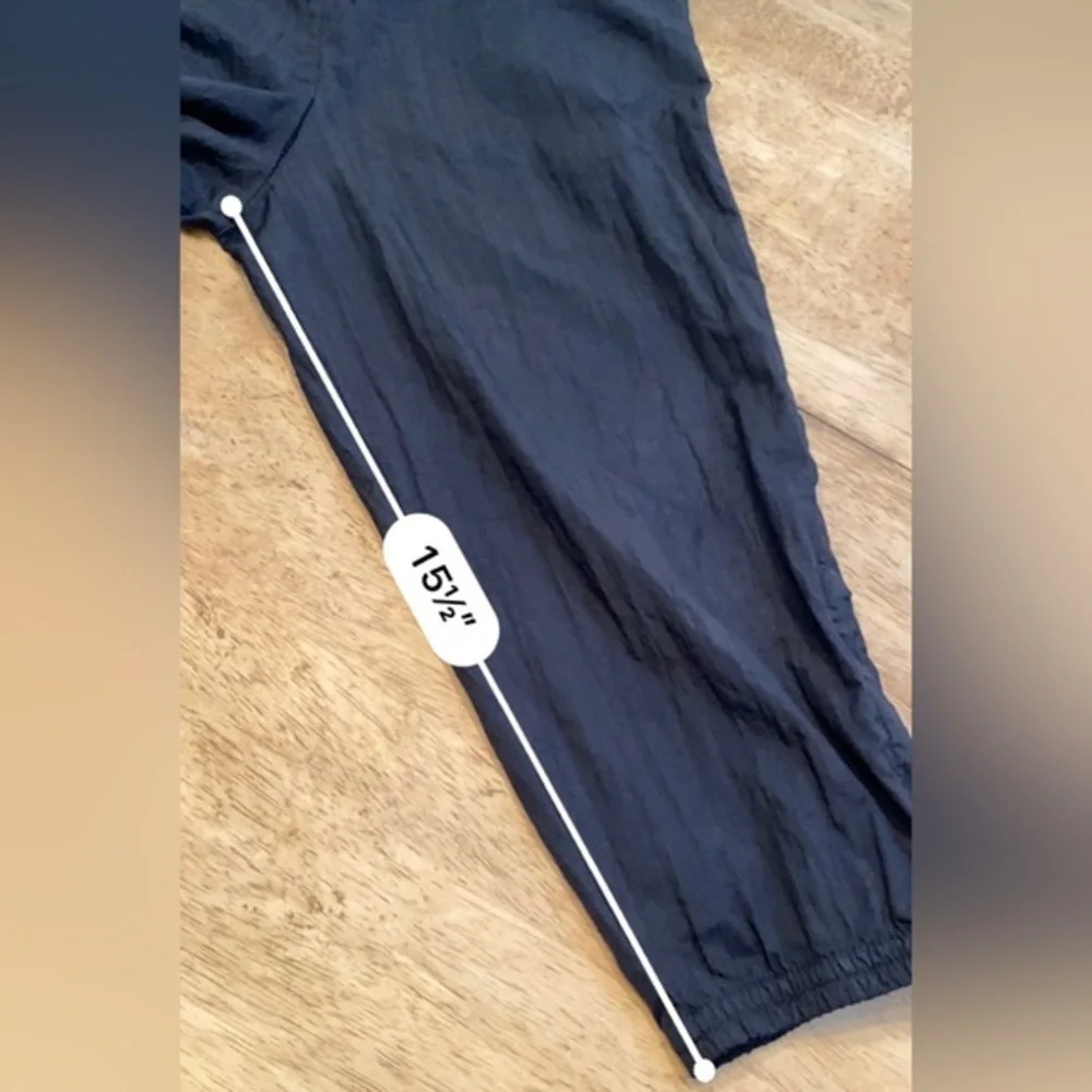 Vintage Nike Youth Size 5/6 Unisex Black Nylon Joggers With Ankle Zippers‎